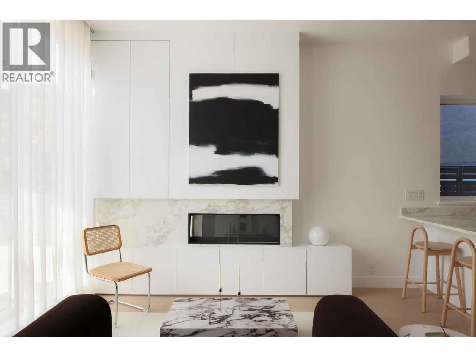 3422 Pandora St, Vancouver, BC V5K 1W8