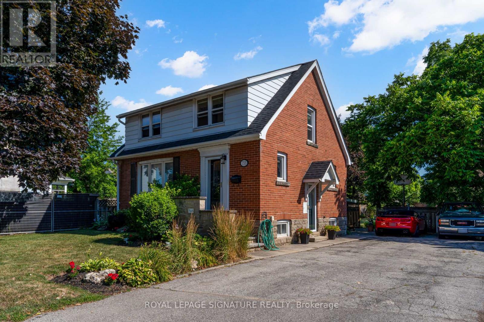 755 Maple Ave, Burlington, ON L7S 2K1