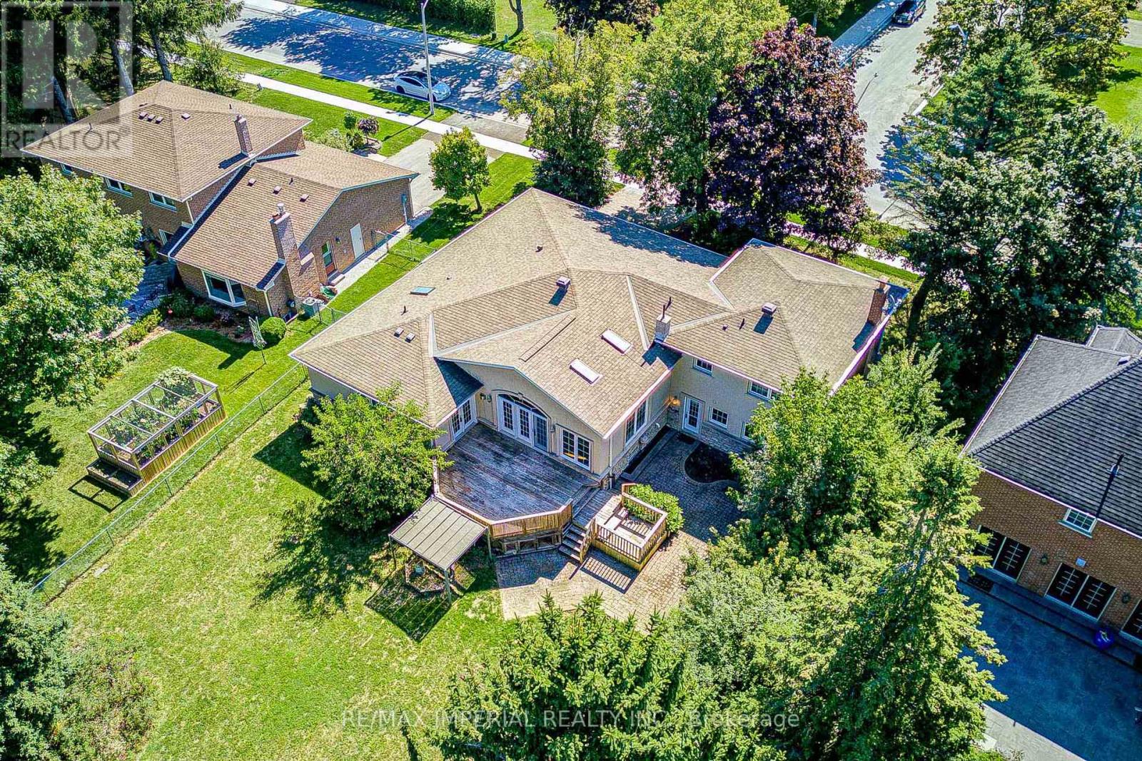 20 Blackforest Dr, Richmond Hill, ON L4E 2P5