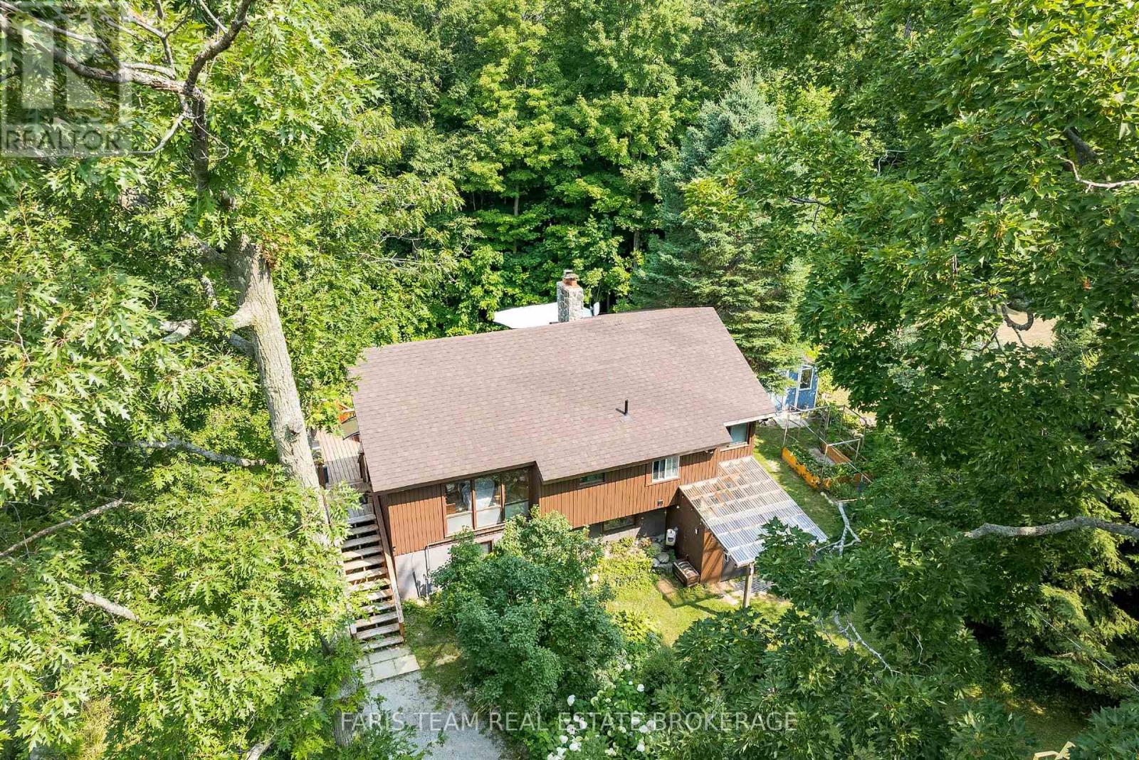 20 Glen Cedar Dr, Tiny, ON L9M 0H8