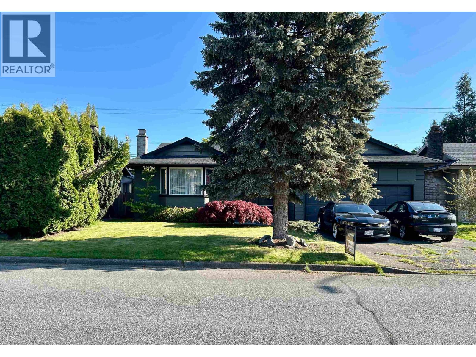 7560 Waterton Dr, Richmond, BC V7A 4G4