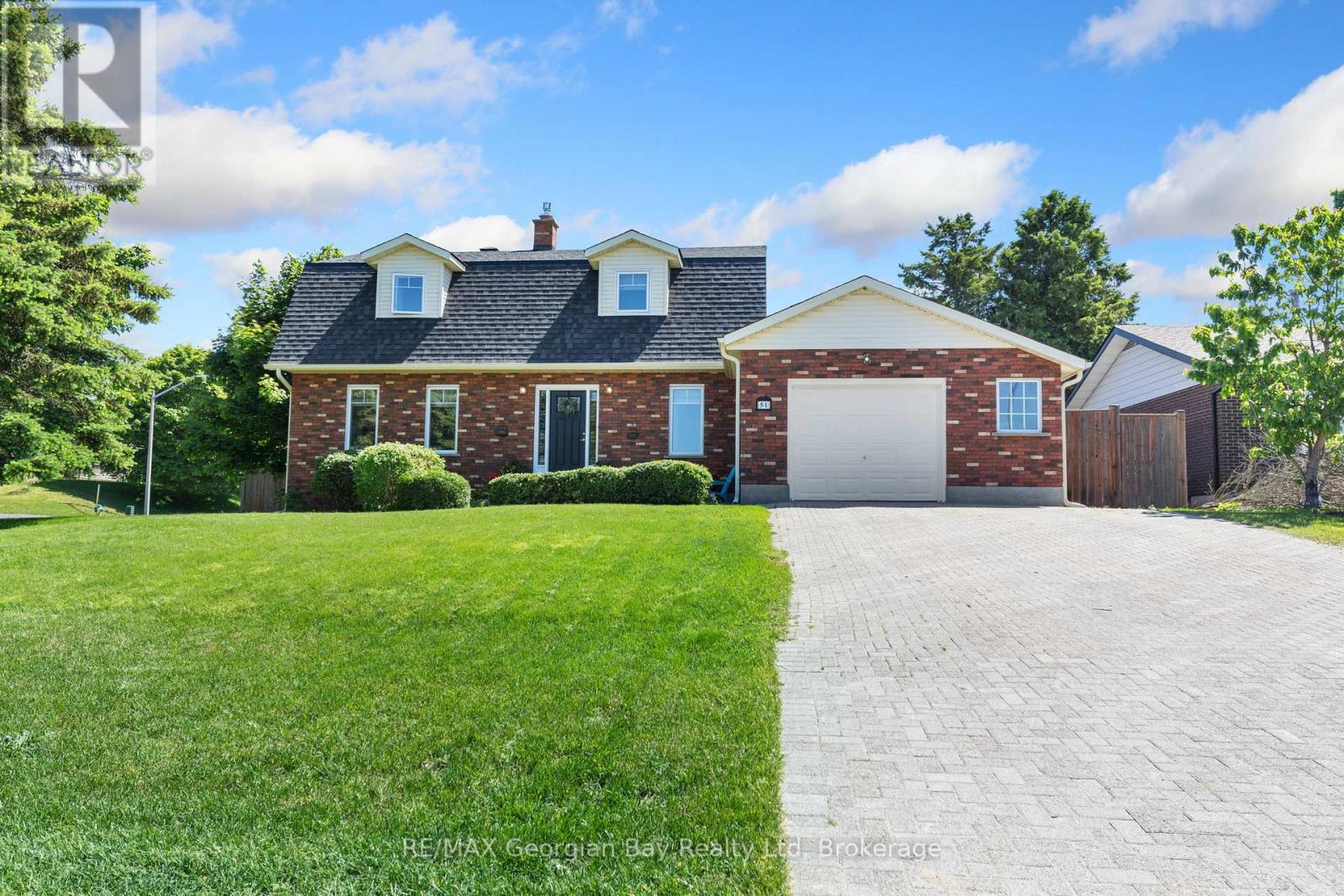 51 Payette Dr, Penetanguishene, ON L9M 1H5