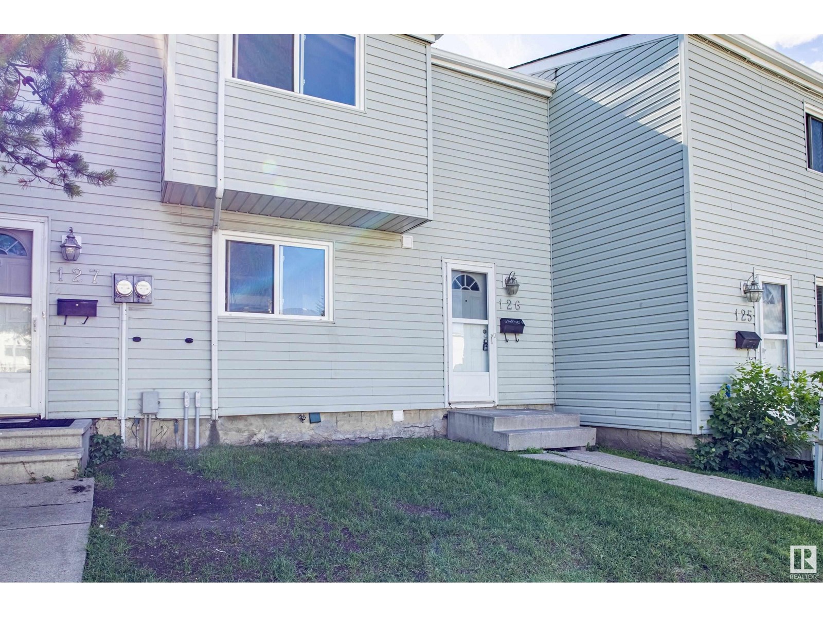 126 Dickinsfield Co Ct NW, Edmonton, AB T5E 5V8