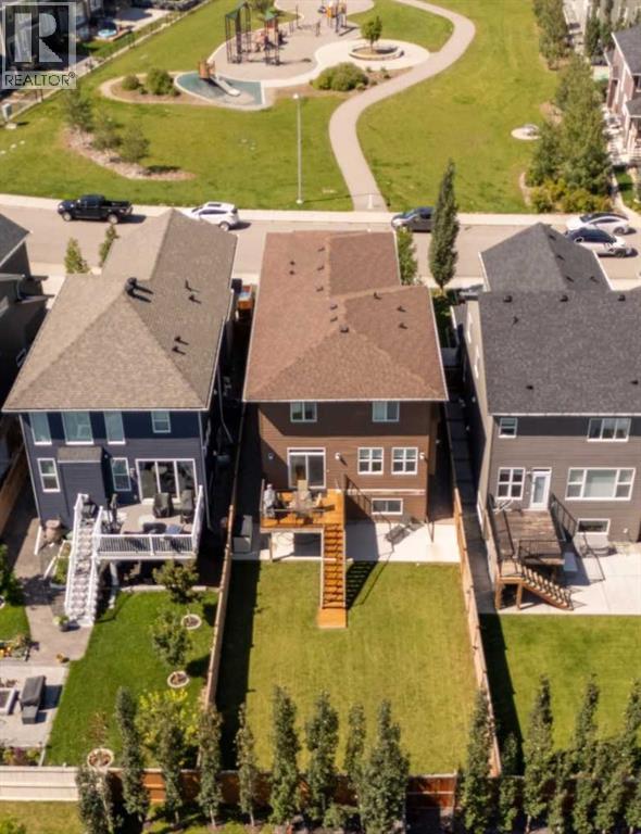 35 Evansglen Park NW, Calgary, AB T3P 0X8