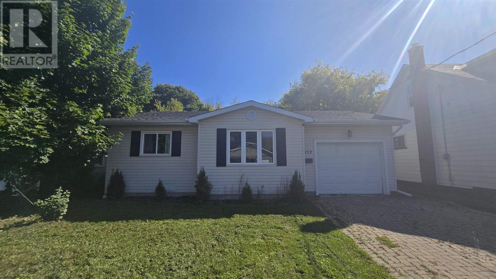 152 Walnut St, Sault Ste. Marie, ON P6B 2E9