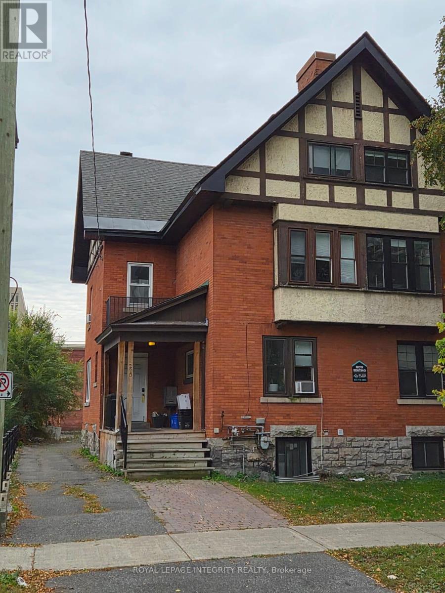 220 Argyle Ave, Ottawa, ON K2P 1B9