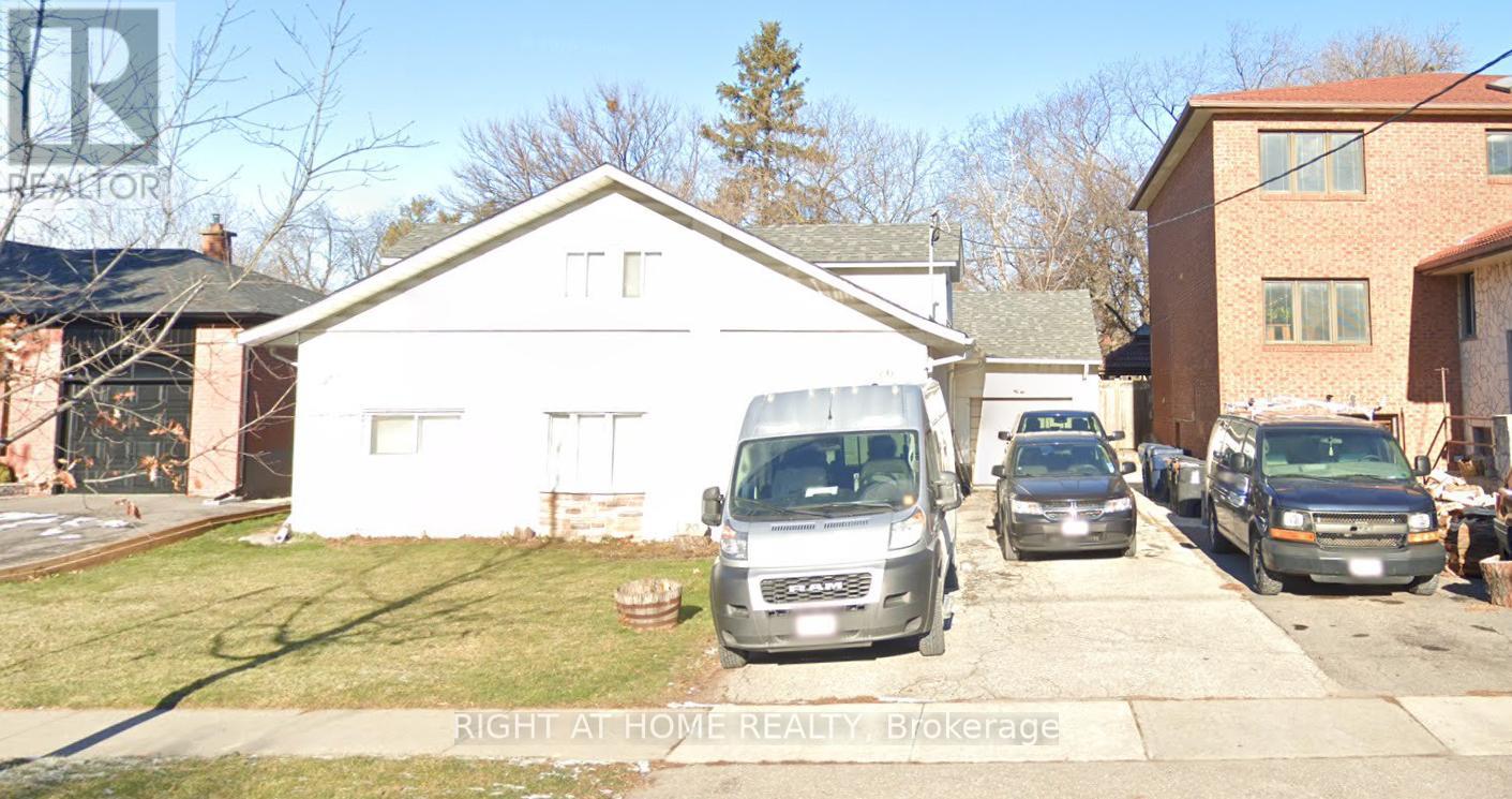 20 Connaught Ave, Toronto, ON M2M 1G6