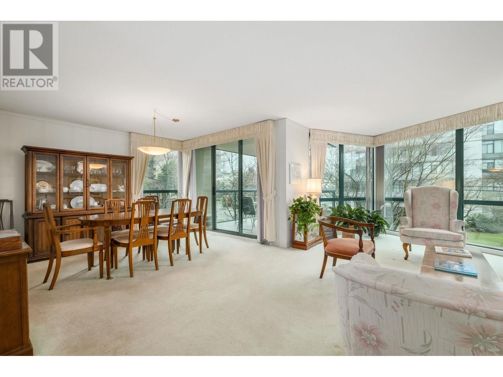 1427 Duchess Avenue Unit 101 Ave, West Vancouver, BC V7T 1H7