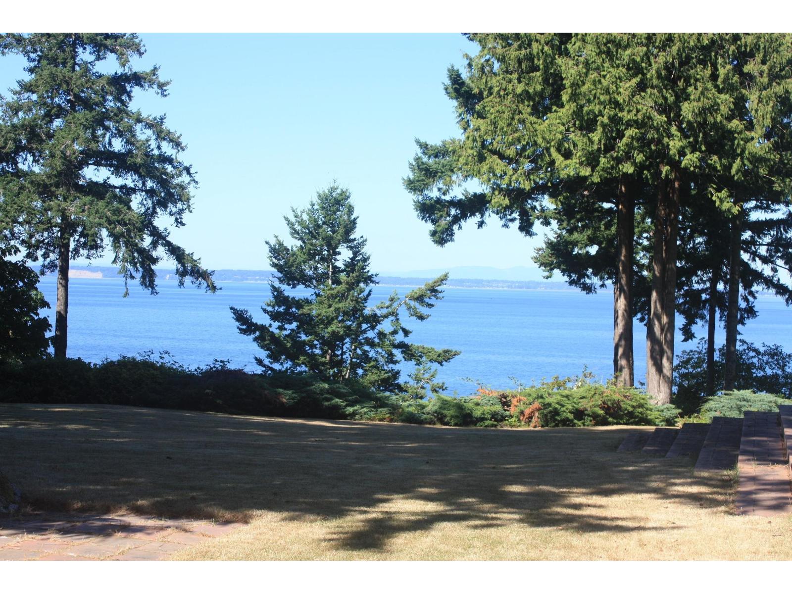 16 Avenue Unit 12581, Surrey, BC V4A 1M7