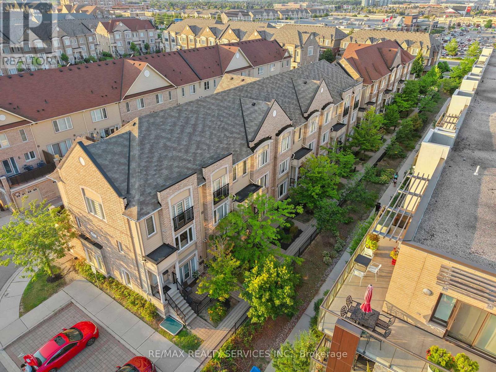8 3100 Boxford Cres, Mississauga, ON L5M 0P4