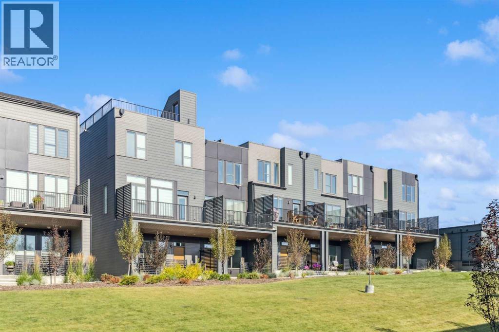 228 Sovereign Common SW, Calgary, AB T3C 3Y3