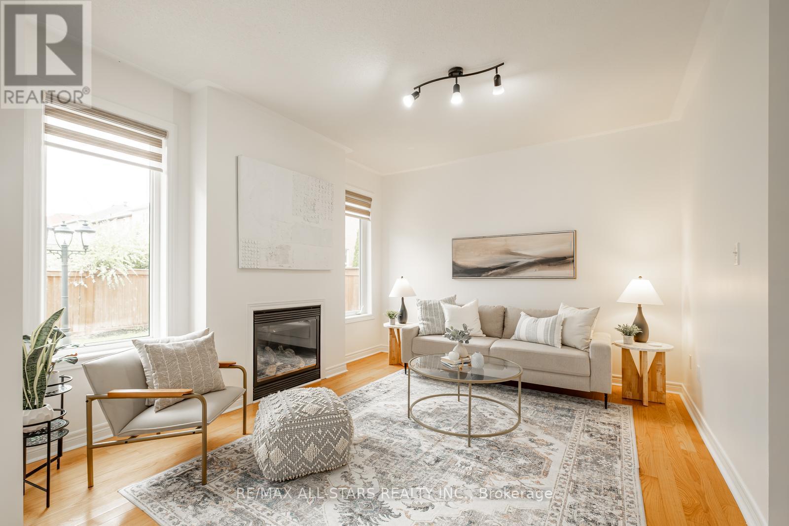 69 Mantle Ave, Whitchurch-Stouffville, ON L4A 0M8