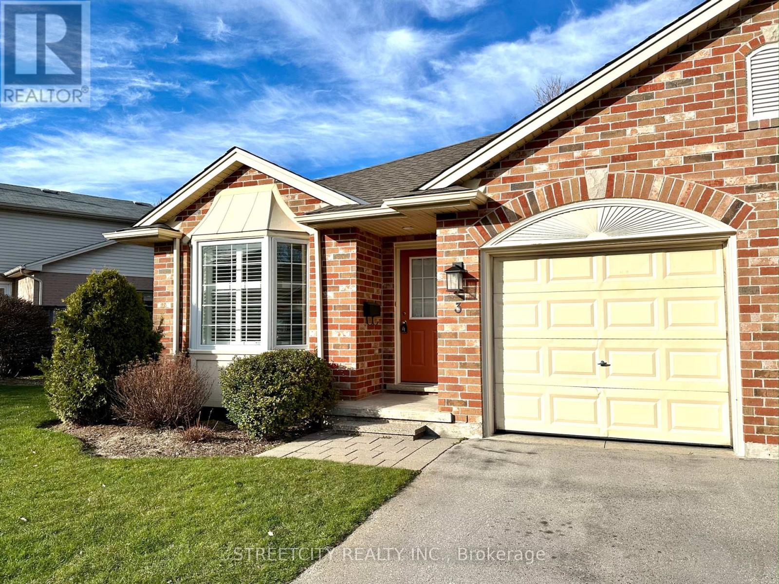 3 1625 Attawandaron Rd, London, ON N6G 3M5