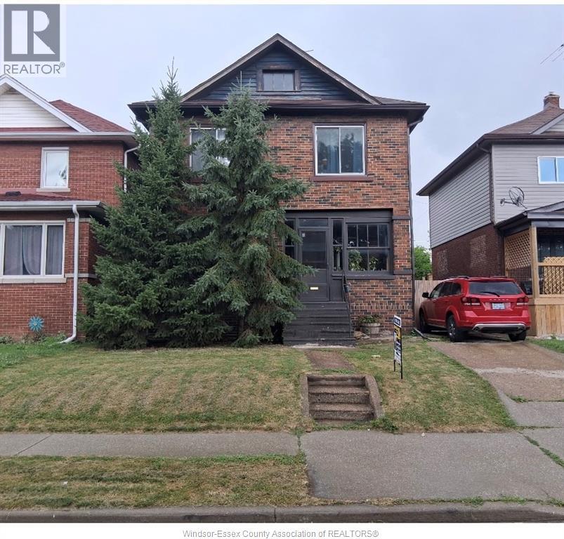 1223 Elsmere, Windsor, ON N8X 4G6