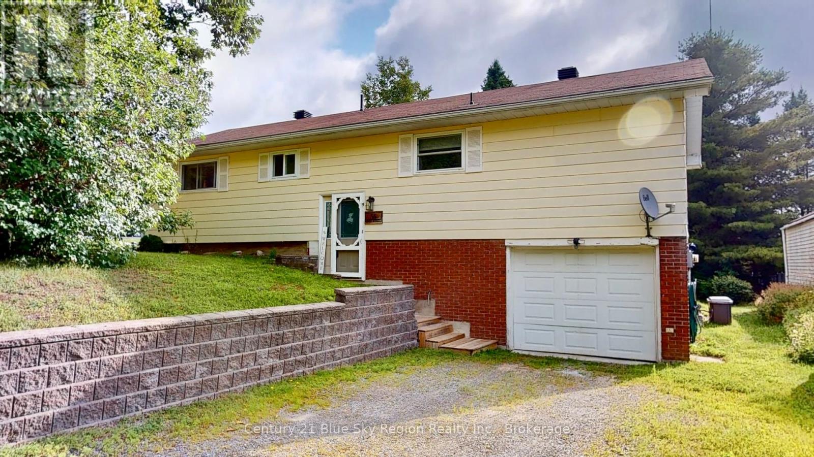 55 Paget St, Sundridge, ON P0A 1Z0