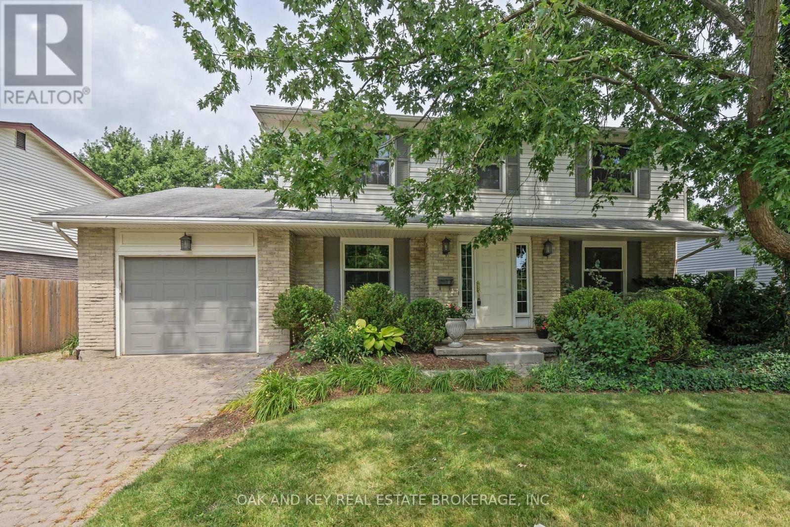 948 Farnham Rd N, London South South M, ON N6K 1S1