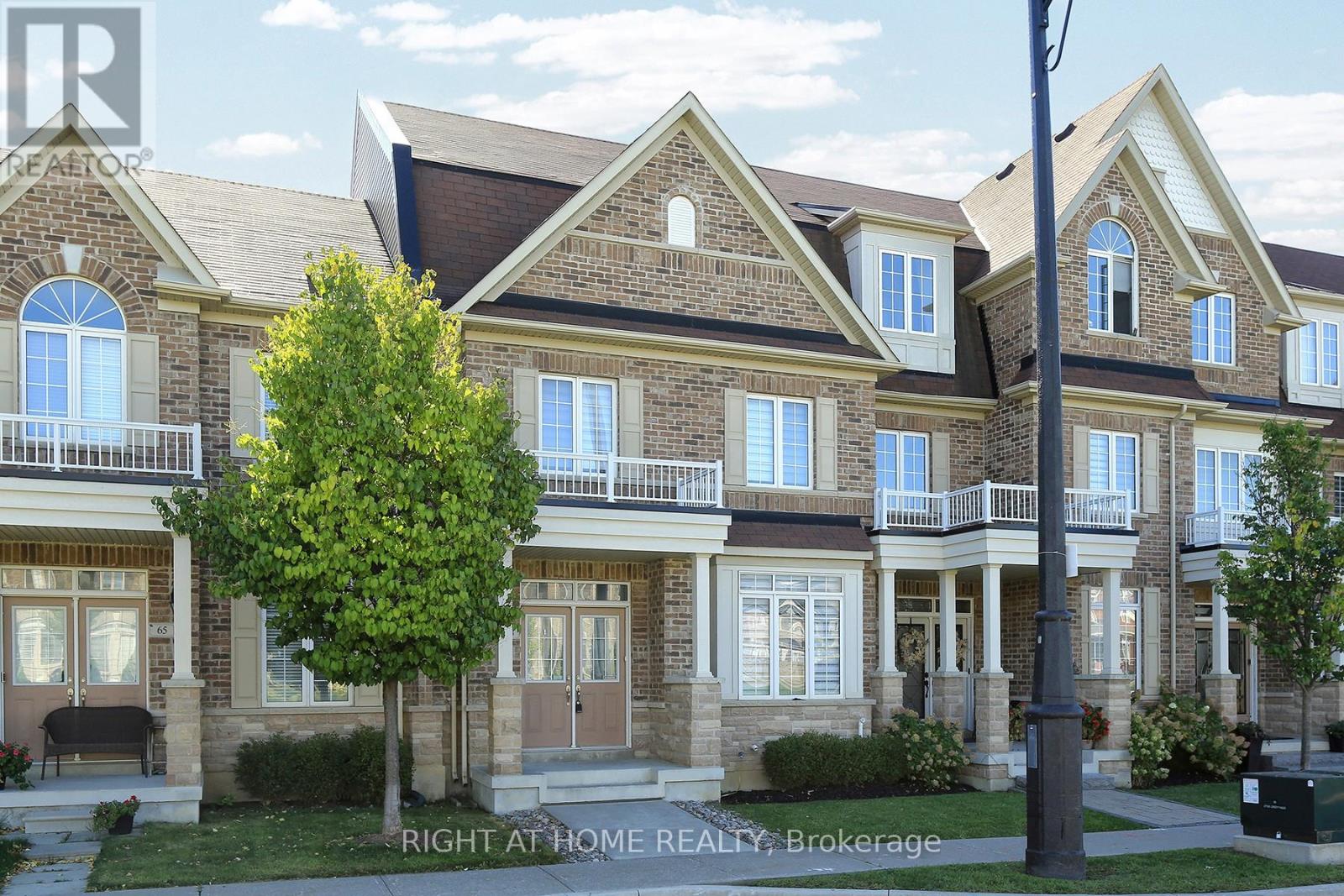 63 E S Corner Blvd, Vaughan Kleinburg, ON L4H 3Z7