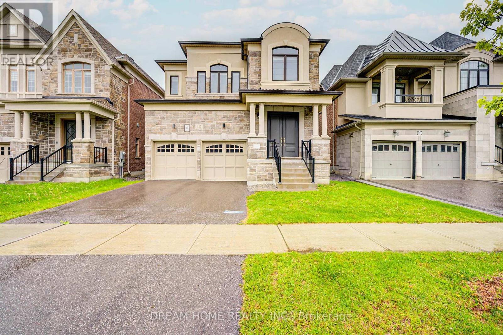 113 Botelho Cir, Aurora, ON L4G 3X3