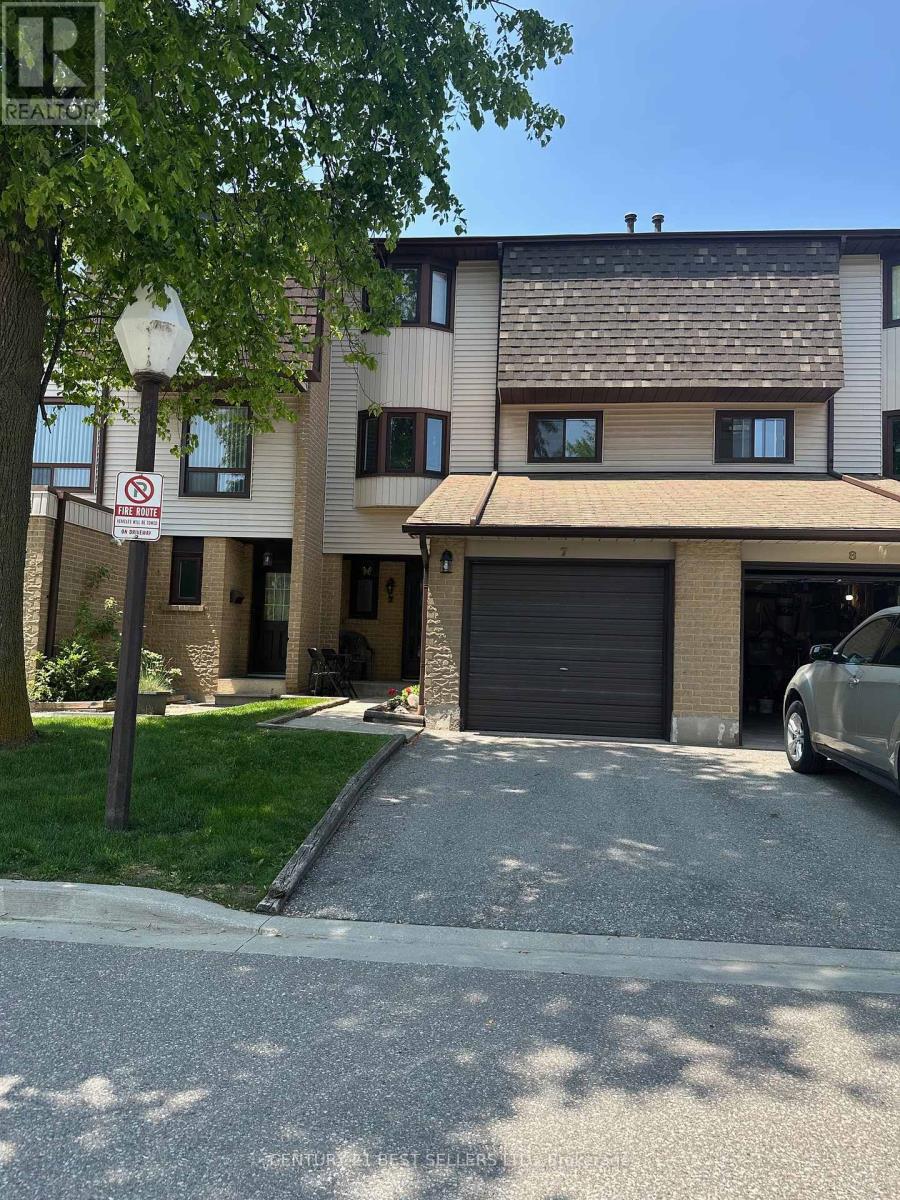 7 6040 Montevideo Rd, Mississauga, ON L5N 2T4