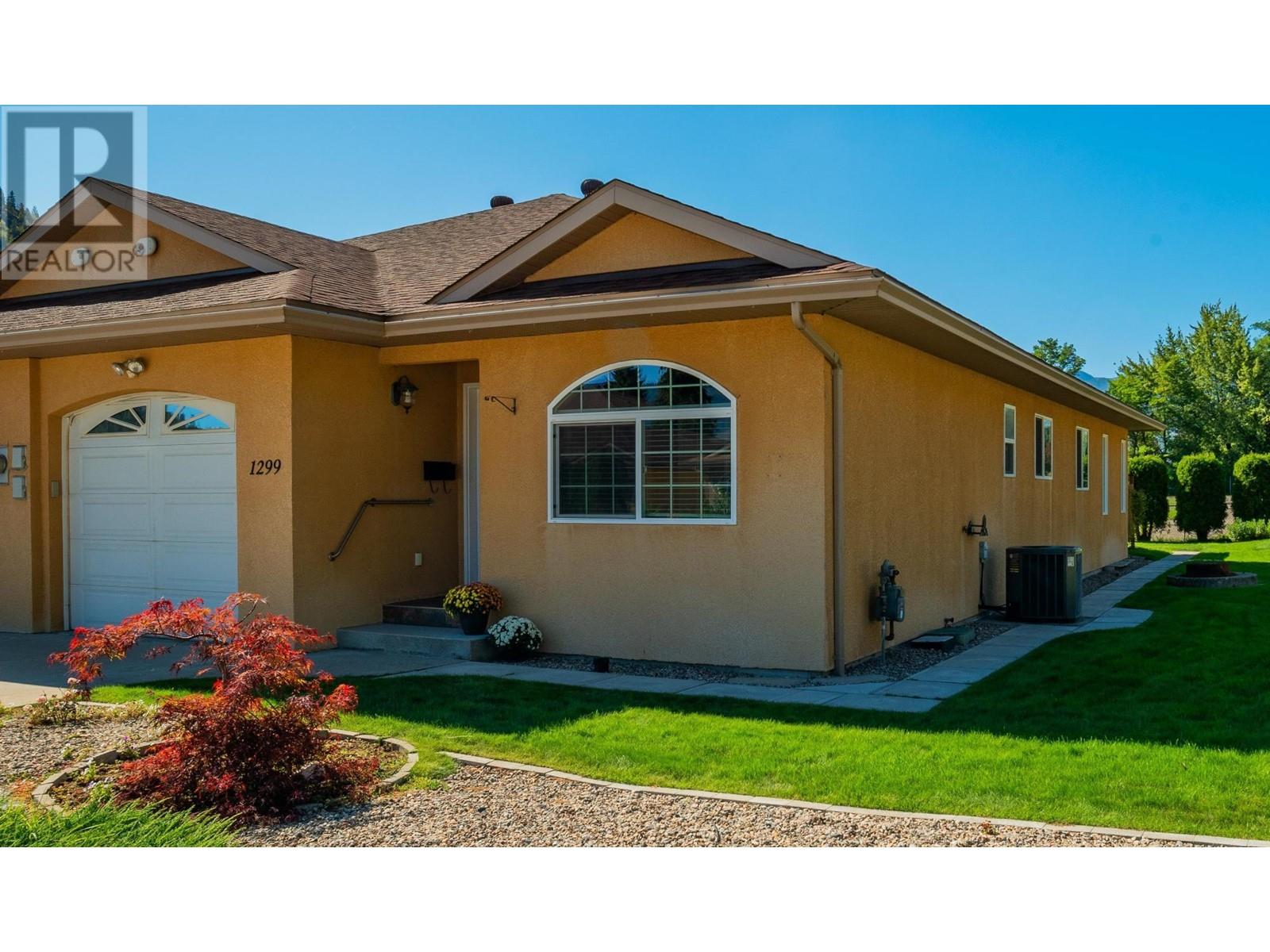 1299 Heather Pl, Trail, BC V1R 4Y2