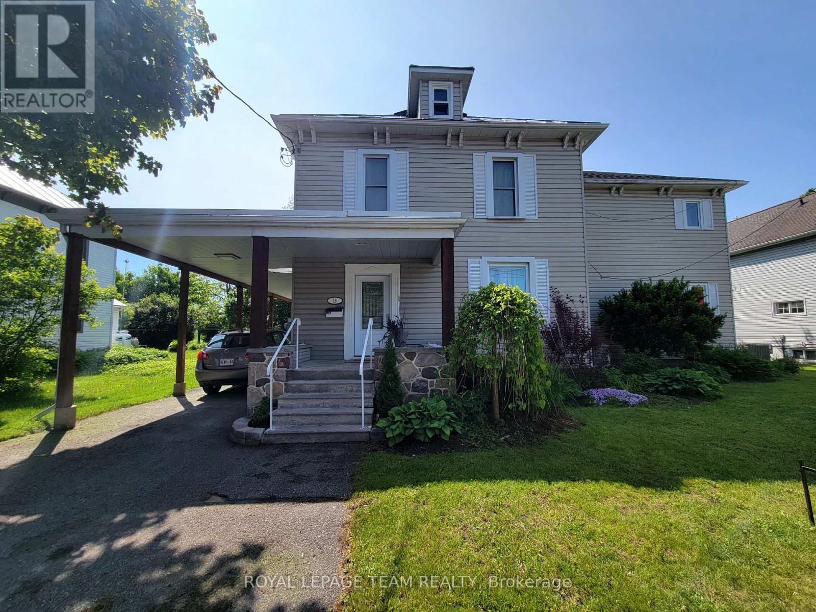 16 Peter St S, North Glengarry, ON K0C 1T0