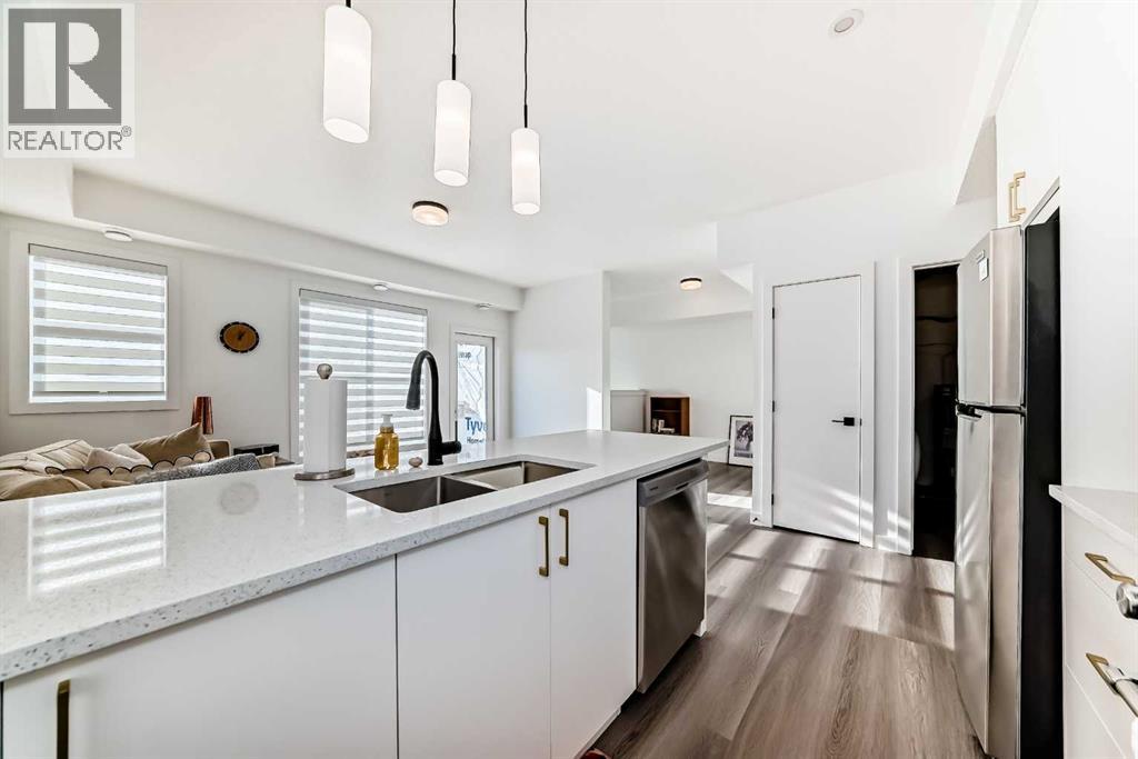 2117 81 Street Sw Unit 165, Calgary, AB T3H 6H5
