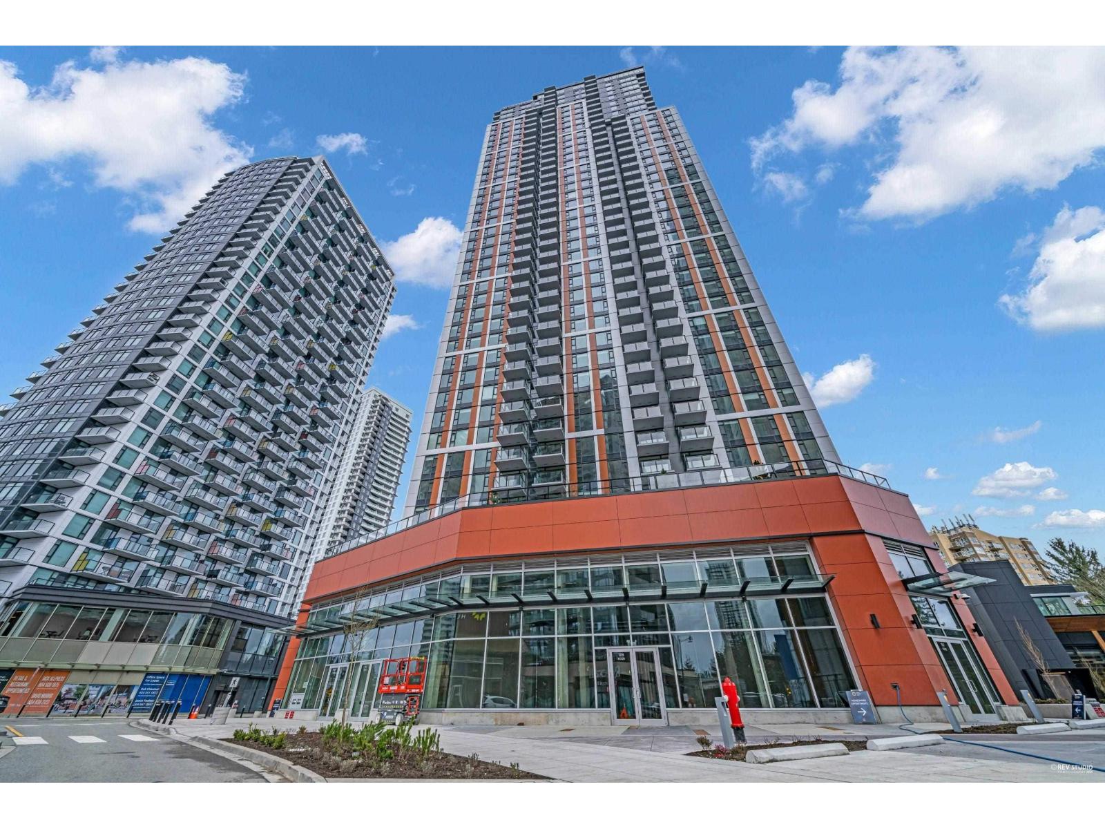13745 George Junction Unit 1812, Surrey, BC V3T 0V8