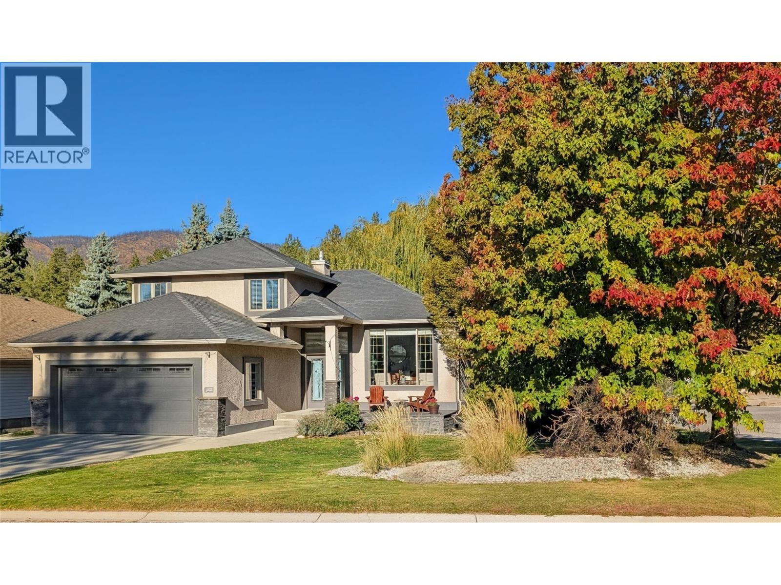 2086 Sunview Dr, West Kelowna, BC V1Z 3P9