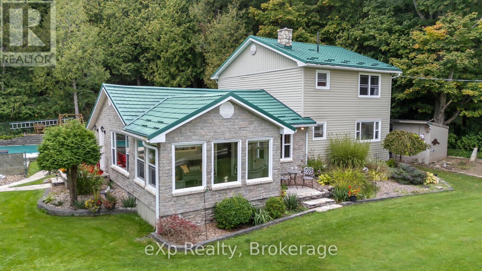 47 Water St, Northern Bruce Peninsula, ON N0H 2T0