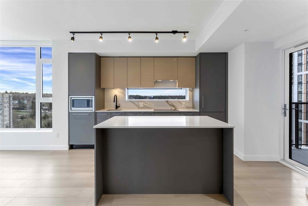 13725 George Junction Avenue Unit 1104, Surrey, BC V3T 0V7
