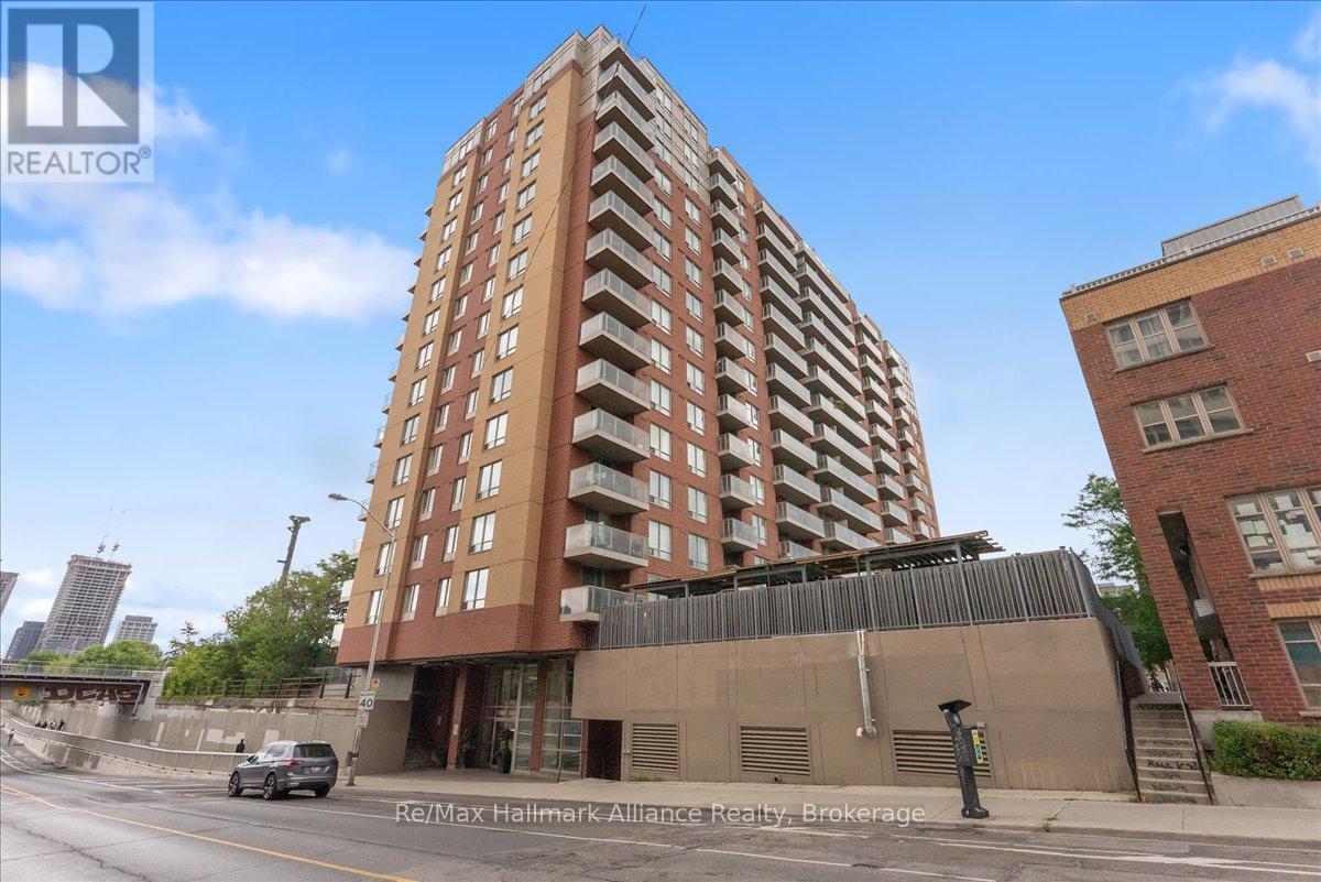 910 1369 Bloor St W, Toronto, ON M6P 4J4