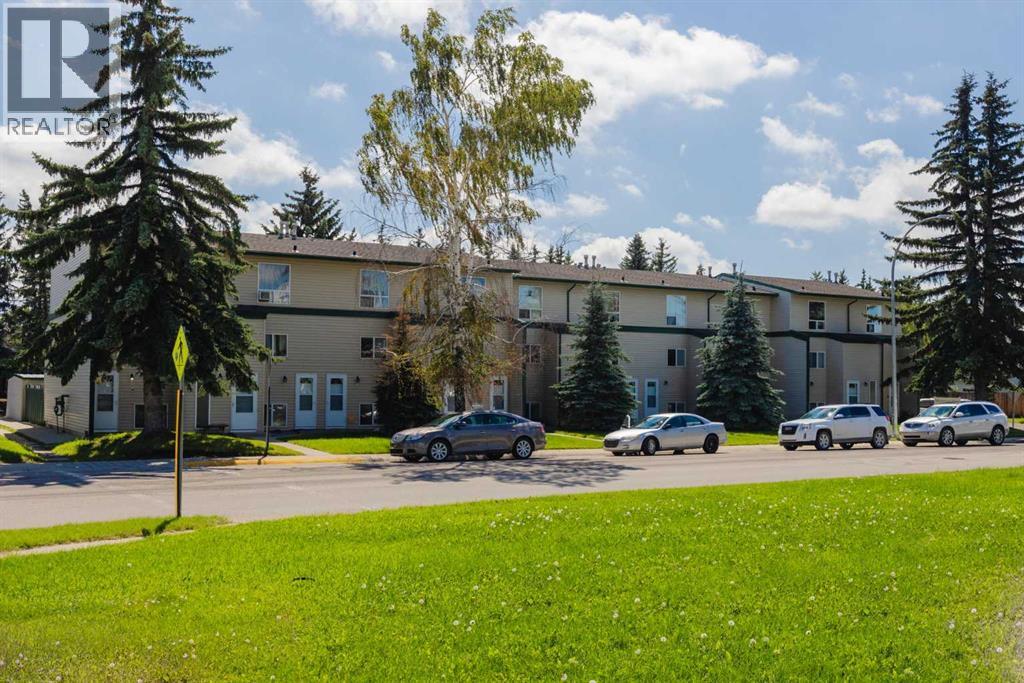 707 Westmount Drive Unit 12, Strathmore, AB T1P 1A9