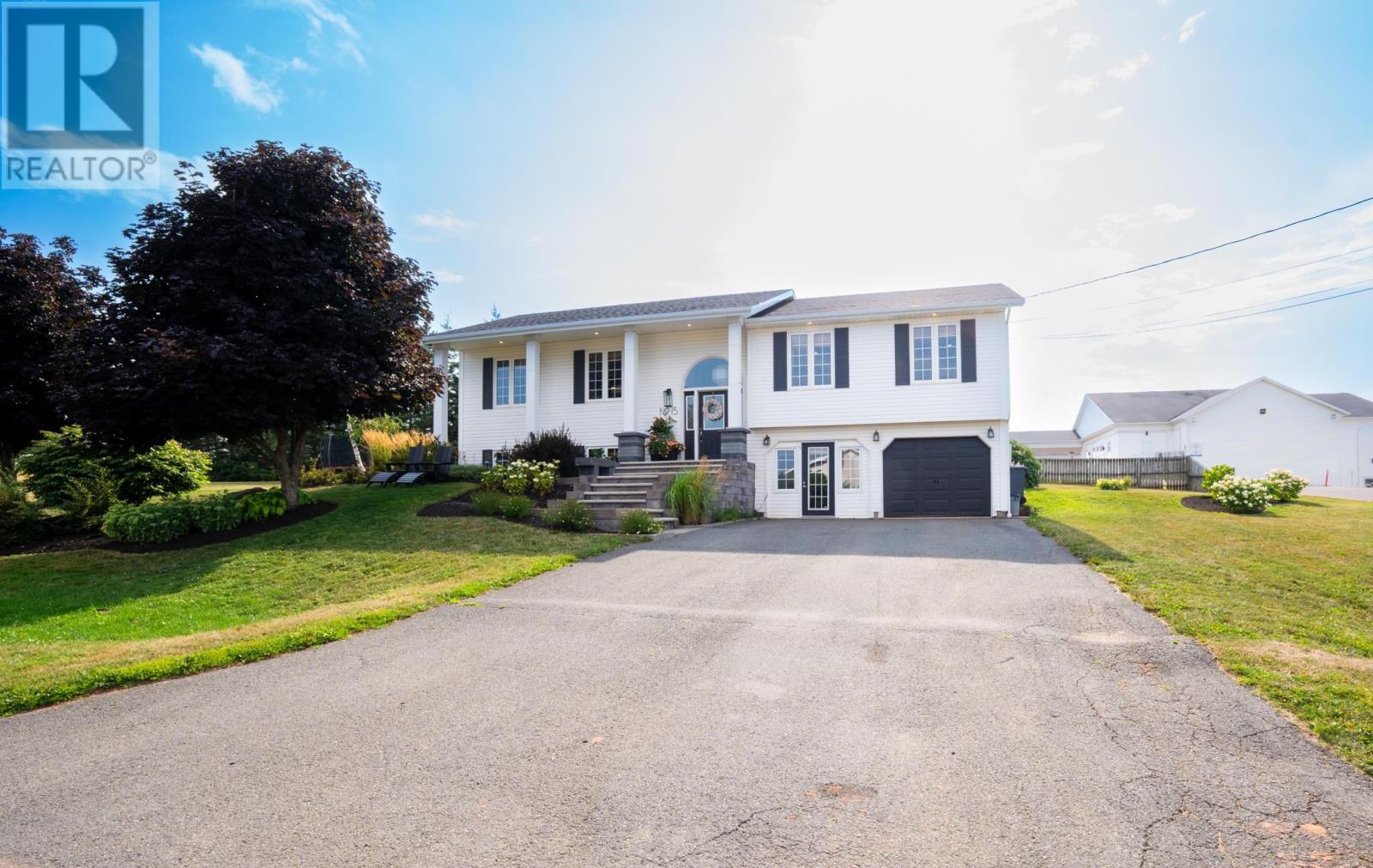 15 Cornerstone Dr, Cornwall, PE C0A 1H8