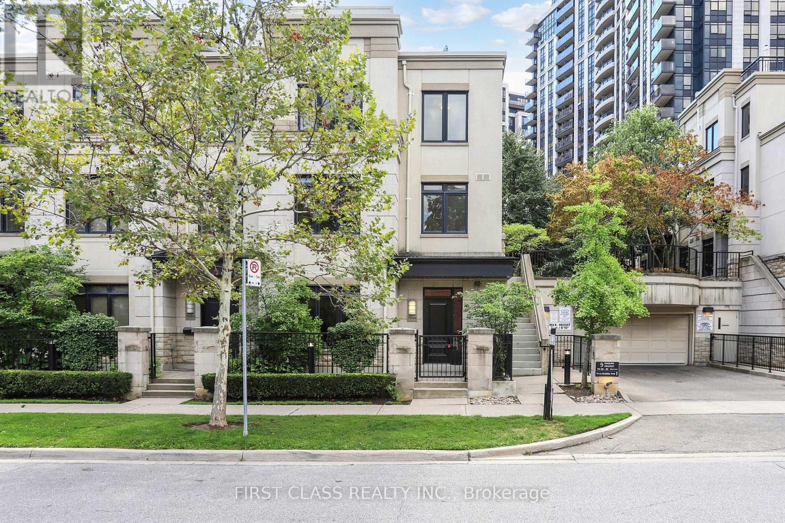 9 Oakburn Crescent #28, Toronto Willowdale East, ON M2N 2T5