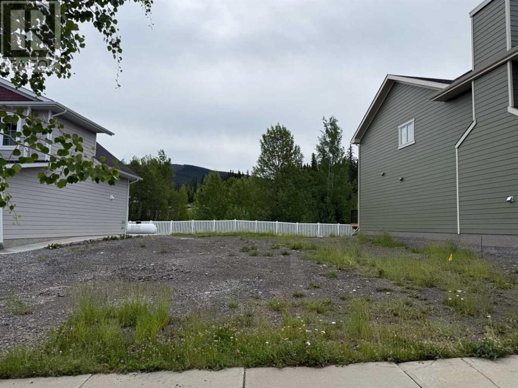 331 Elizabeth Ave, Nordegg, AB T0M 2H0