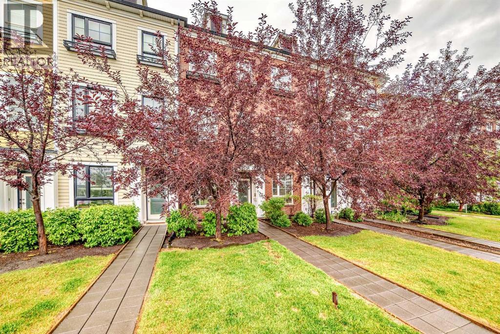 227 Copperpond Common SE, Calgary, AB T2Z 1G5