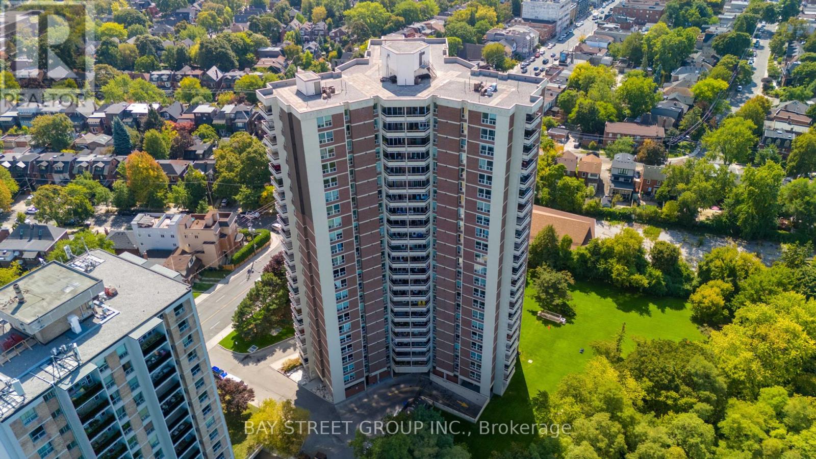403 980 Broadview Ave, Toronto, ON M4K 3Y1
