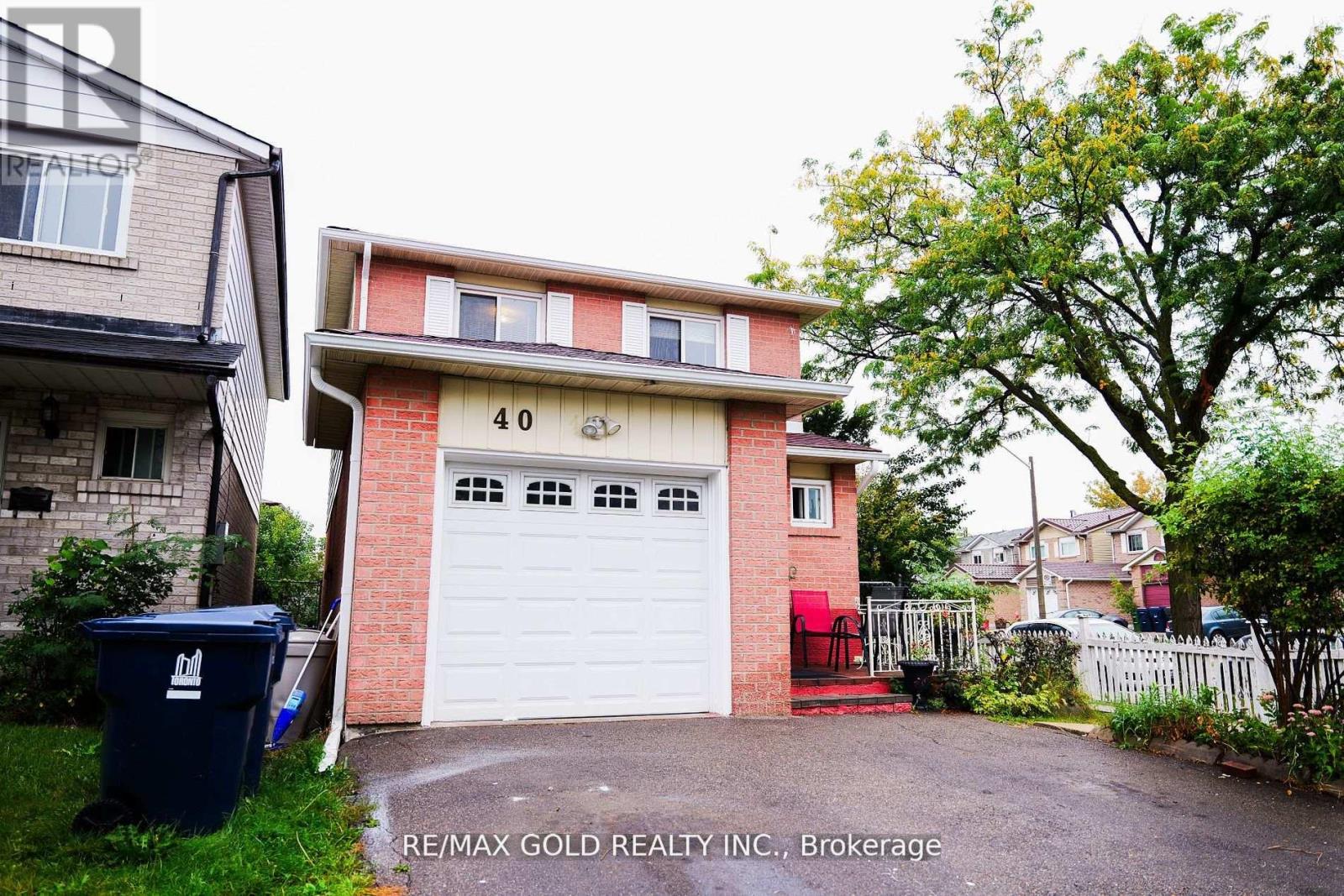 40 Glen Hollow Ave, Toronto, ON M9W 6C6
