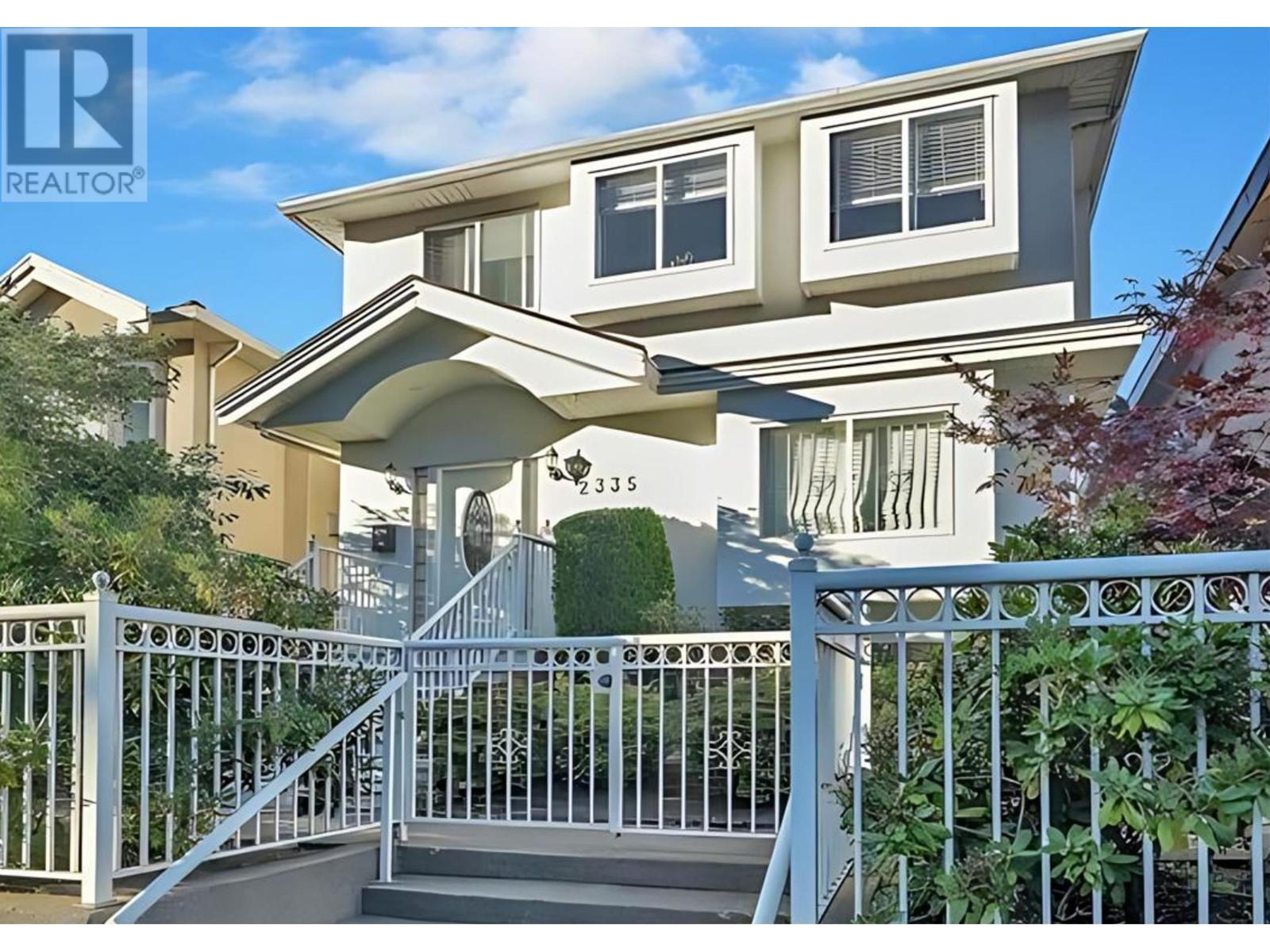 2335 Kingsway, Vancouver, BC V5R 5G8
