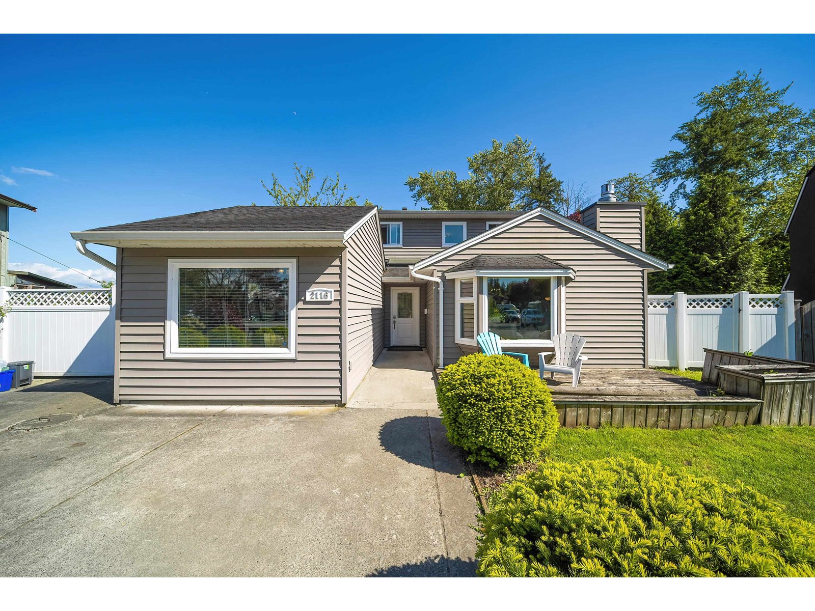 2116 Winston Ct, Langley, BC V2Y 1H5