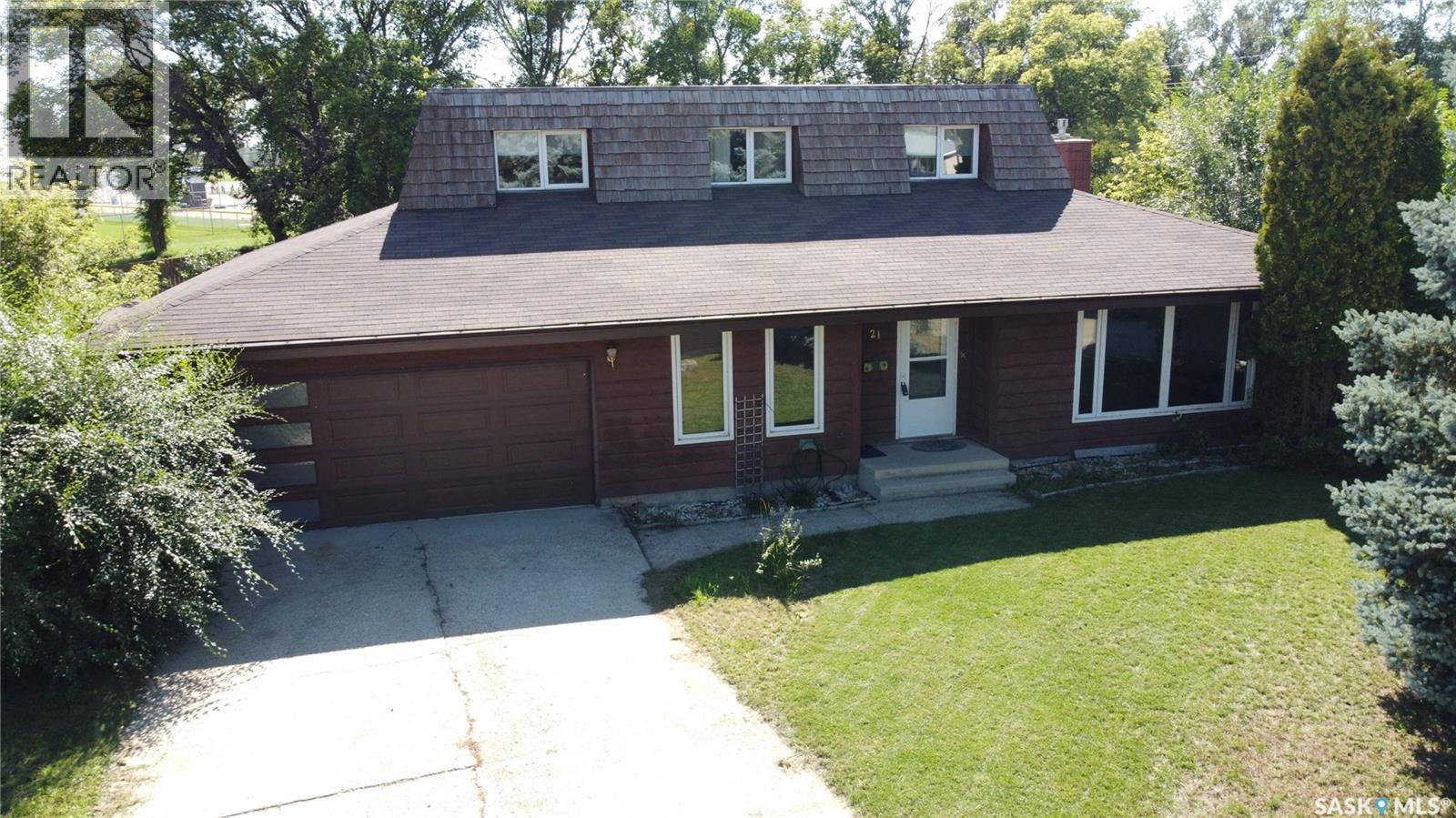 21 Hayward Pl, Swift Current, SK S9H 3Z9