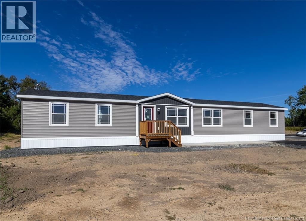 29 Luanne Dr, Waasis, NB E3B 9E5