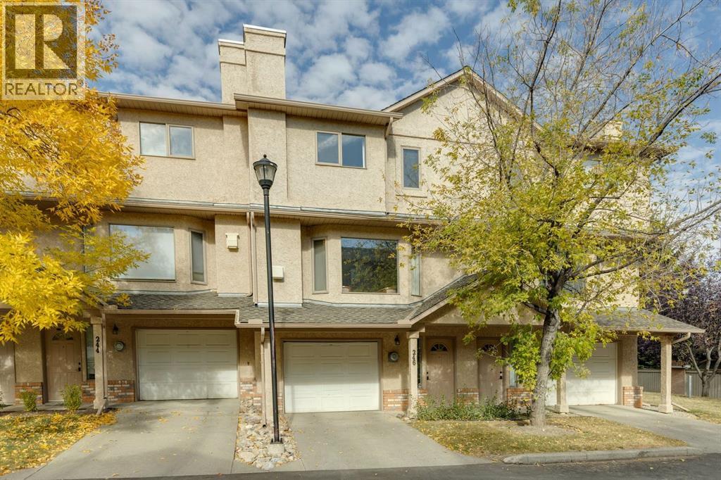 246 Christie Park Mews SW, Calgary, AB T3H 3H2