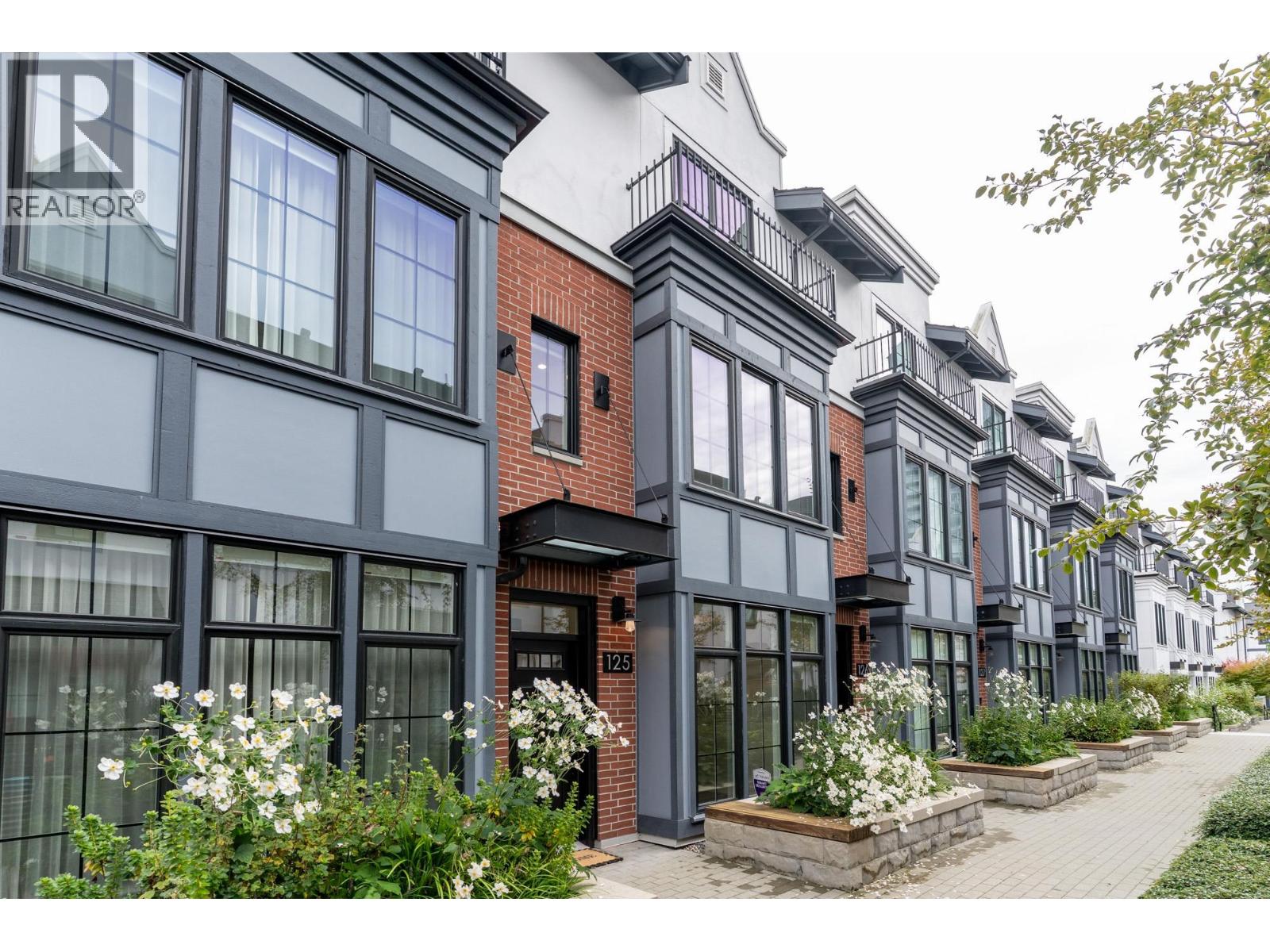 2070 Curling Road Unit 125, North Vancouver, BC V7P 0C9