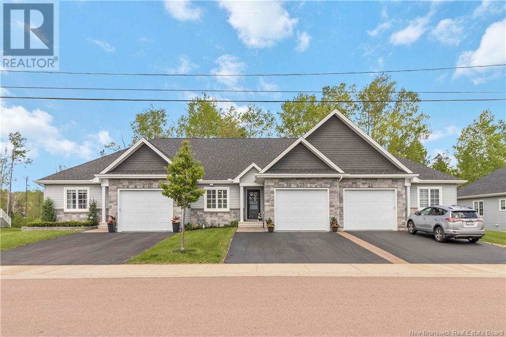 25 Delpech Ct, Moncton, NB E1G 1X7