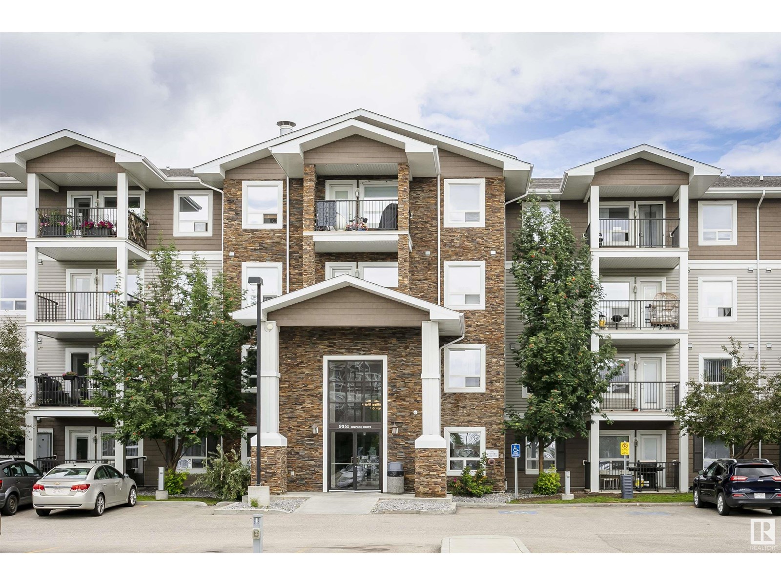 9351 Simpson Drive Northwest #3216, Edmonton, AB T6R 0N4