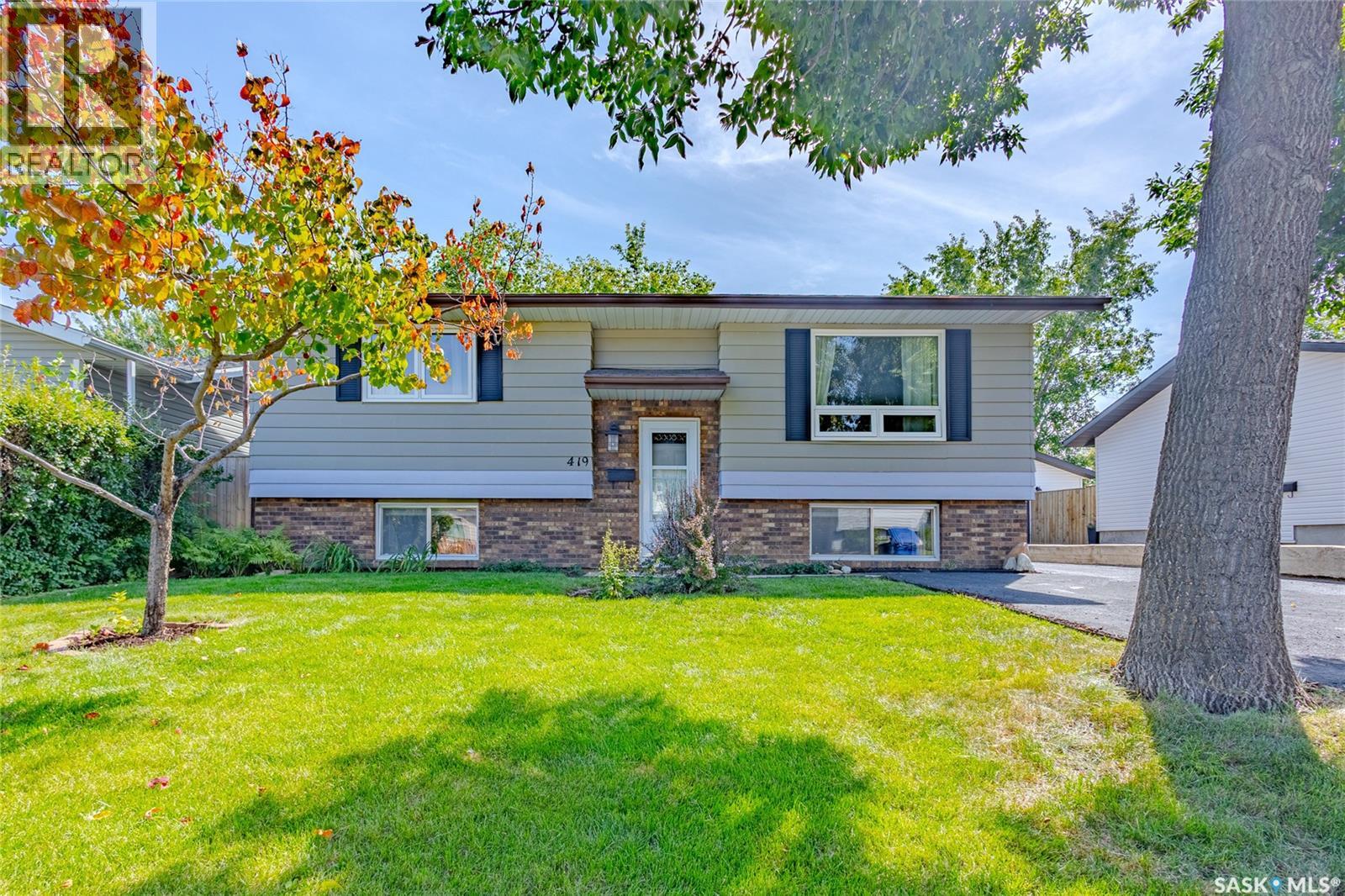 419 Streb Way, Saskatoon, SK S7M 4V2