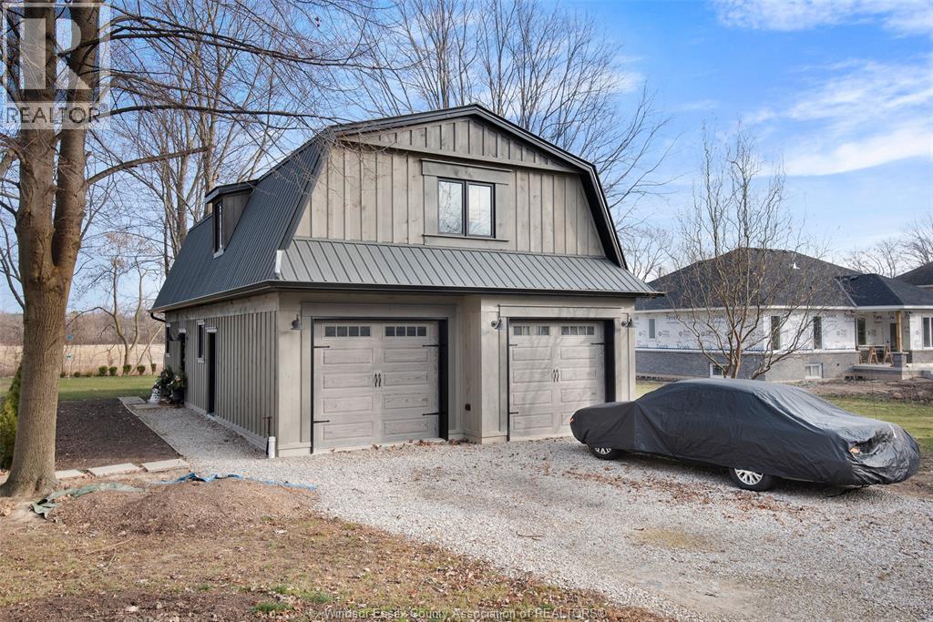 942 Erie Ave, Kingsville, ON N9Y 3E2