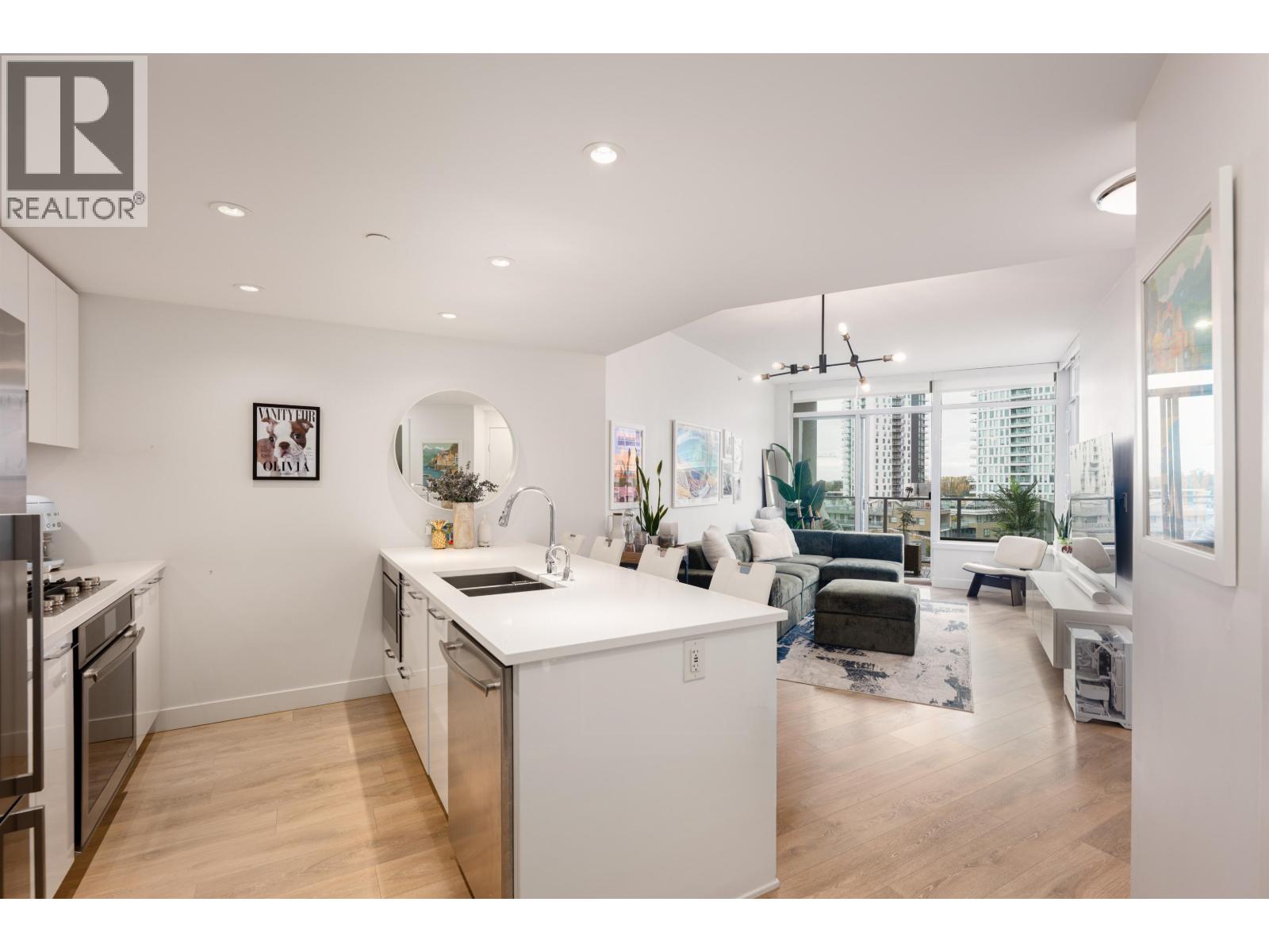 3557 Sawmill Crescent Unit 906, Vancouver, BC V5S 0E2
