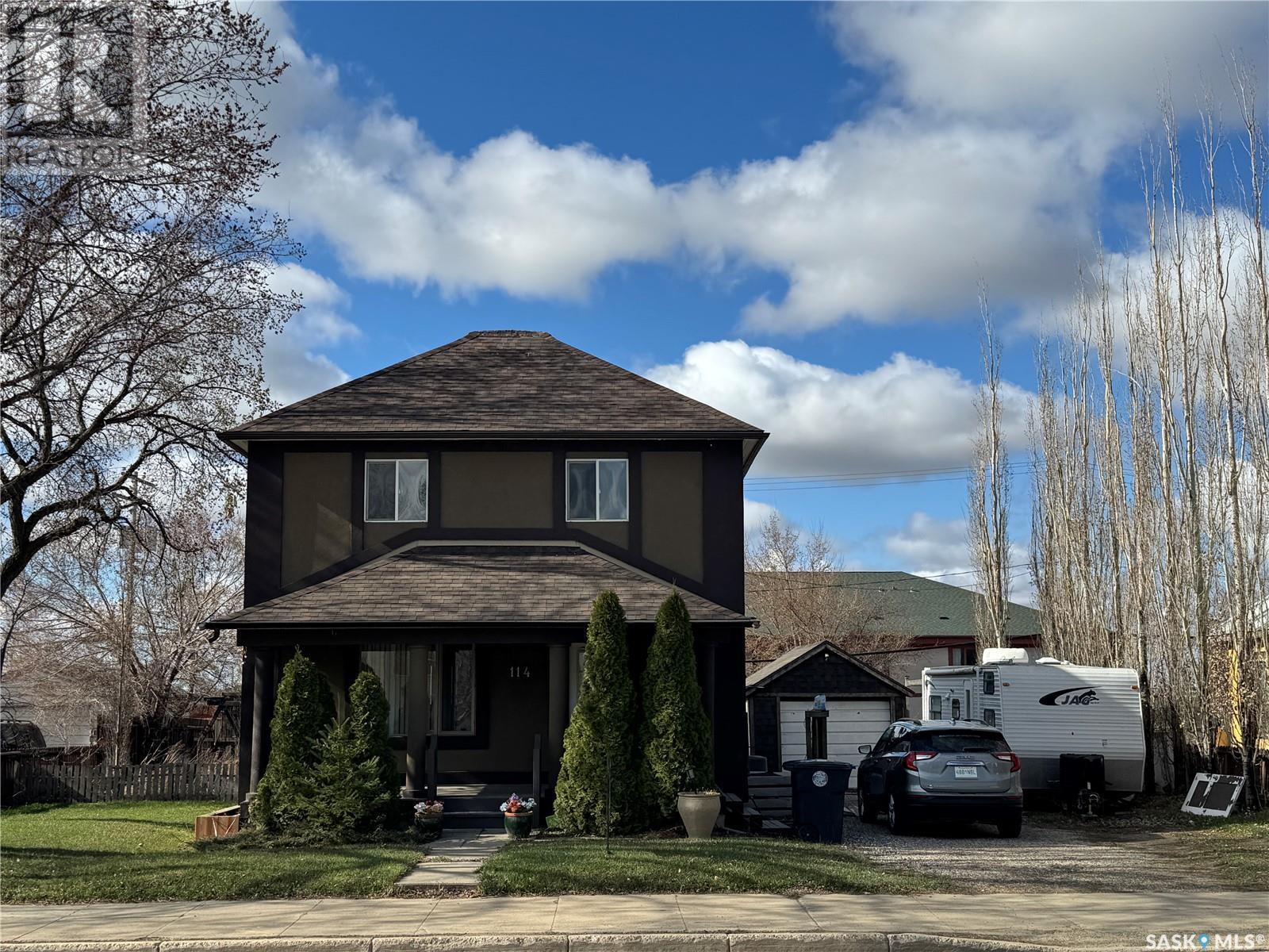 114 2 Avenue West, Biggar, SK S0K 0M0